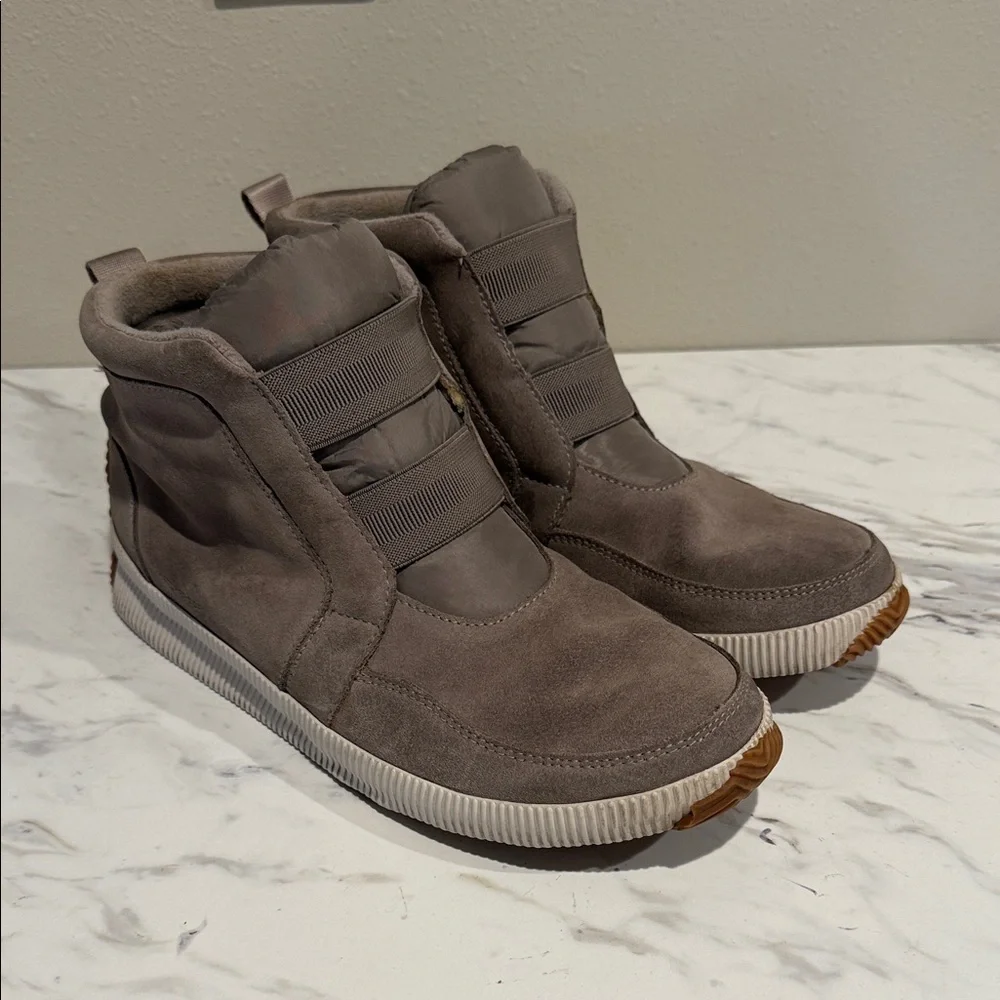 Sorel chic gray